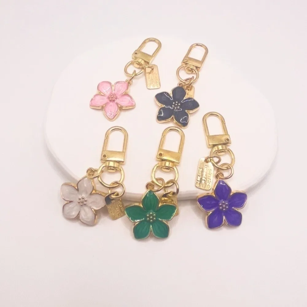 Schlüsselanhänger Niedlicher Birnenblüten-Schlüsselanhänger Ornamente Mini-Blumenanhänger Süßer Kirschblüten-Schlüsselanhänger Rucksack-Accessoire – Detail 9