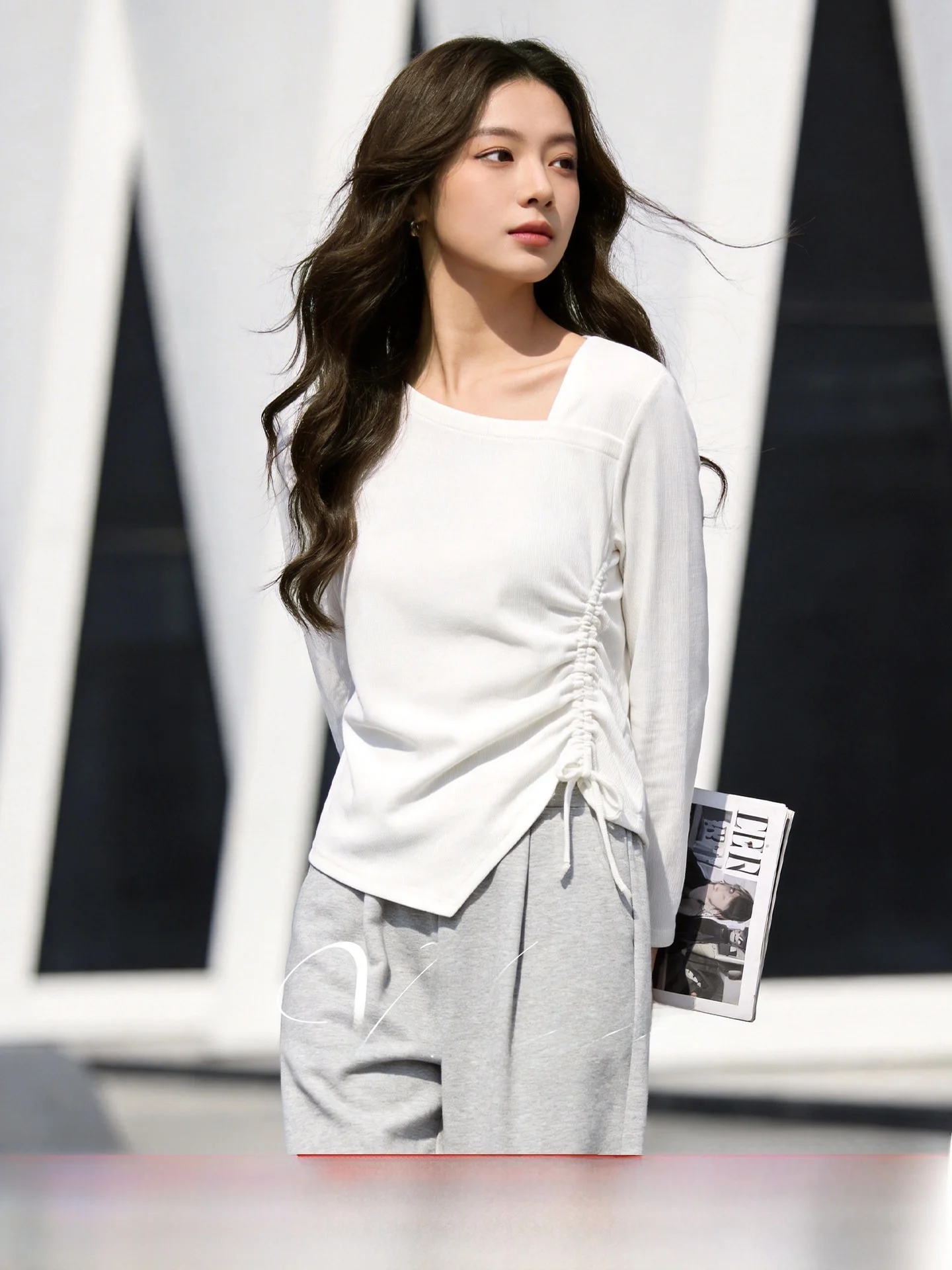 

Spring Season Women's plus Size Fashionable Long Sleeve Drawstring Shirt Stylish Design Internal Wear Commute Style Slim Fit