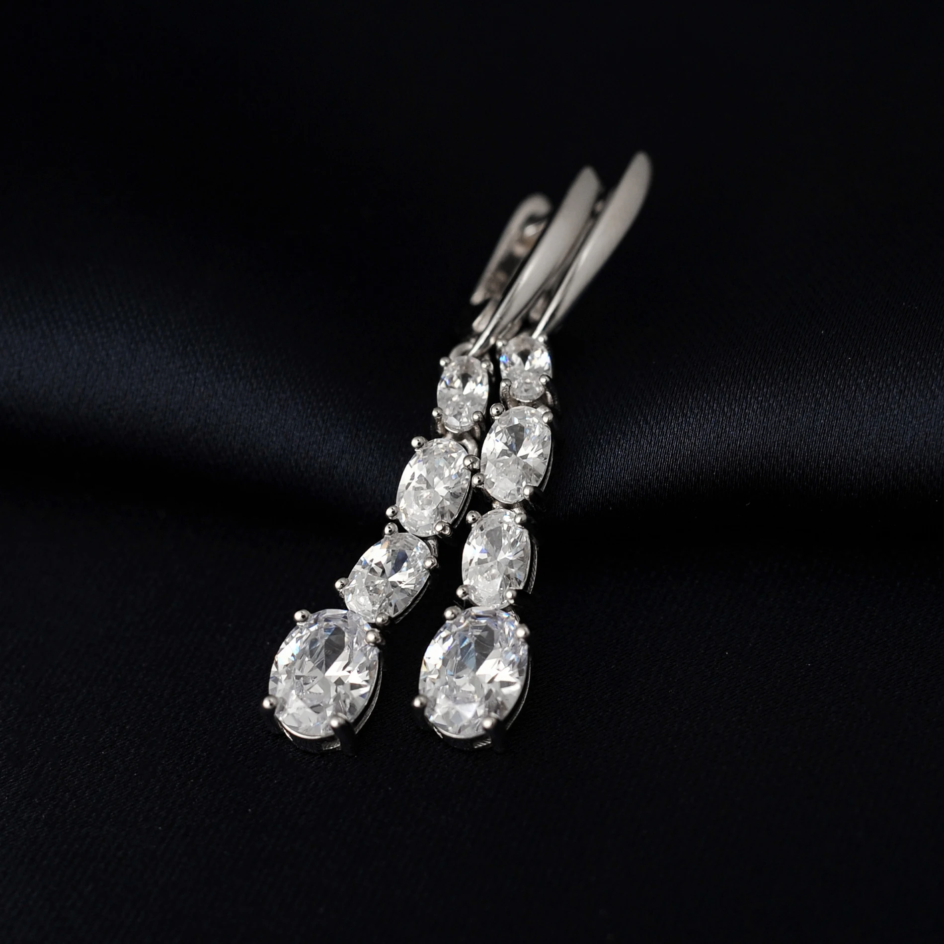 Potiy الفاخرة 4.5ct 5A شكل بيضاوي مكعب زركونيا Damiond بريق استرخى إسقاط أقراط هدية لها 925 فضة