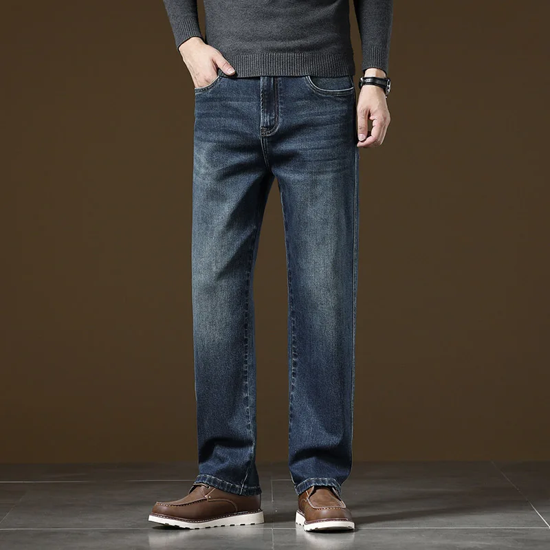 جينز مستقيم فضفاض غير رسمي مرن جديد للخريف والشتاء مناسب تمامًا للرجال