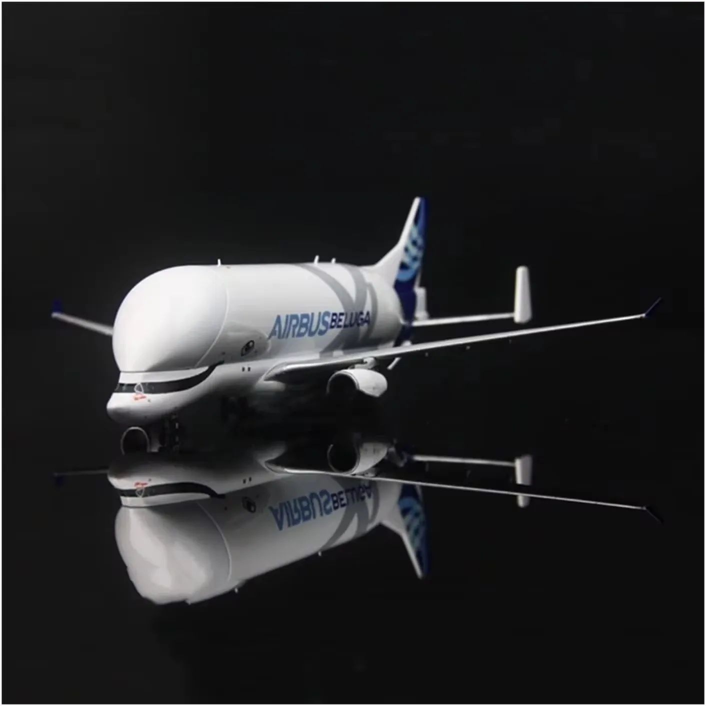 1:150 Scale Large Model Airplane 42CM Airbus Beluga A300-600ST Plane Models Diecast Transport Airplanes for Collection or Gift