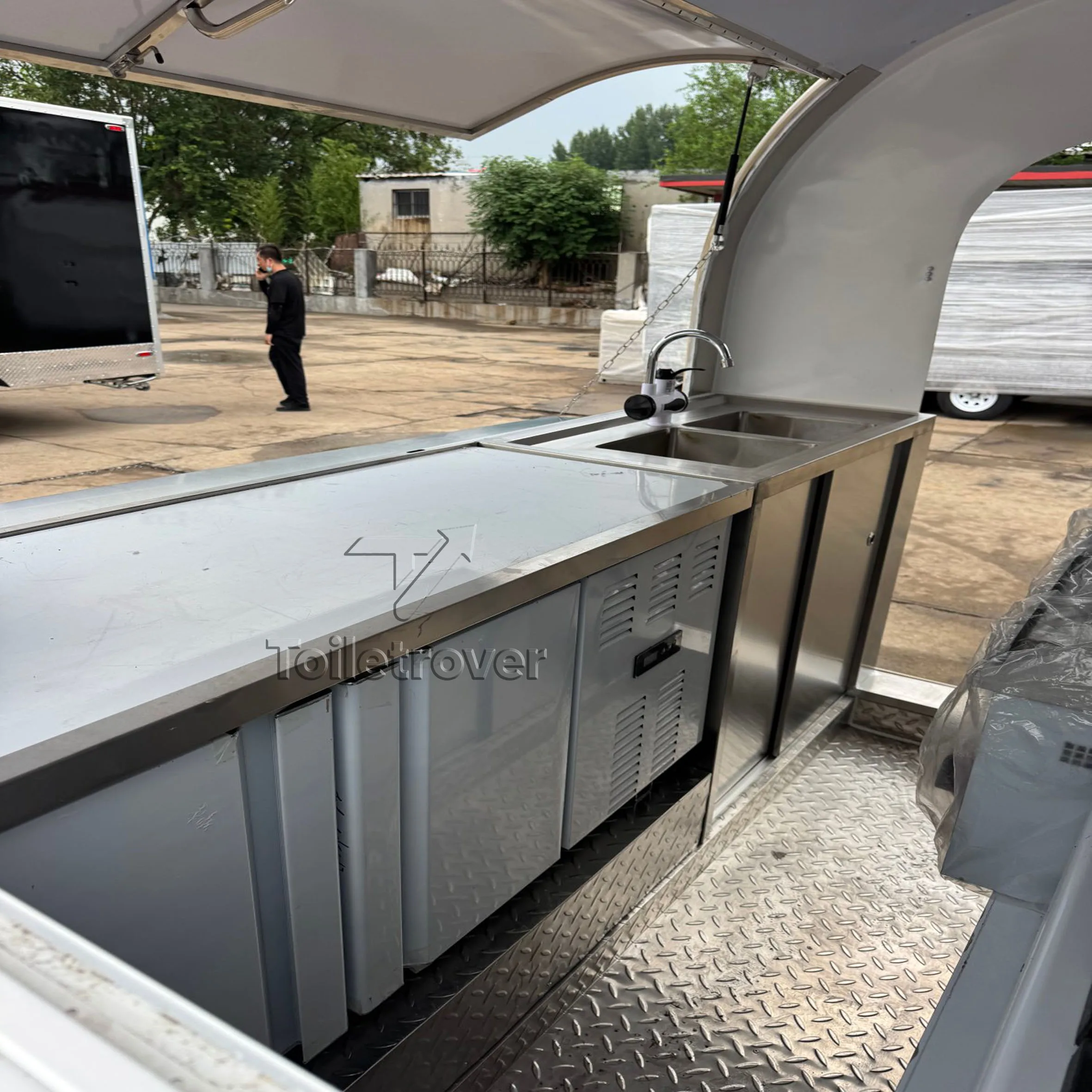 شاحنة طعام متنقلة للبيع مقطورة طعام الشارع مع معدات مطبخ كاملة وشحن سريع