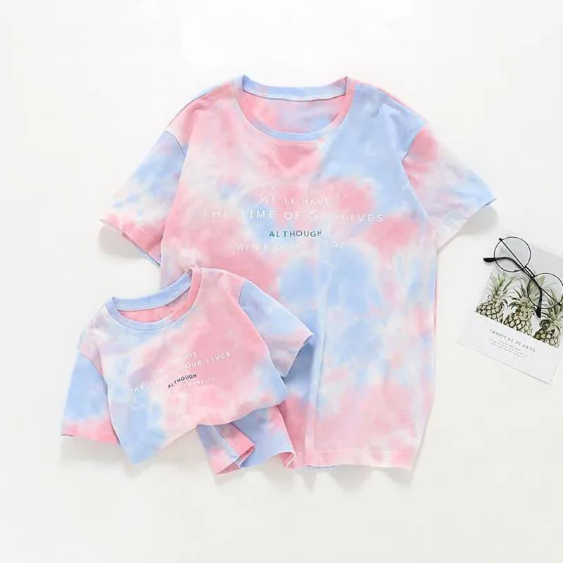 

Family Matching Outfits Clothes Mother Dad and Kid Summer Colorful Tie-dye T-Shirt Sport Clothing Child Outfits A family Of Four