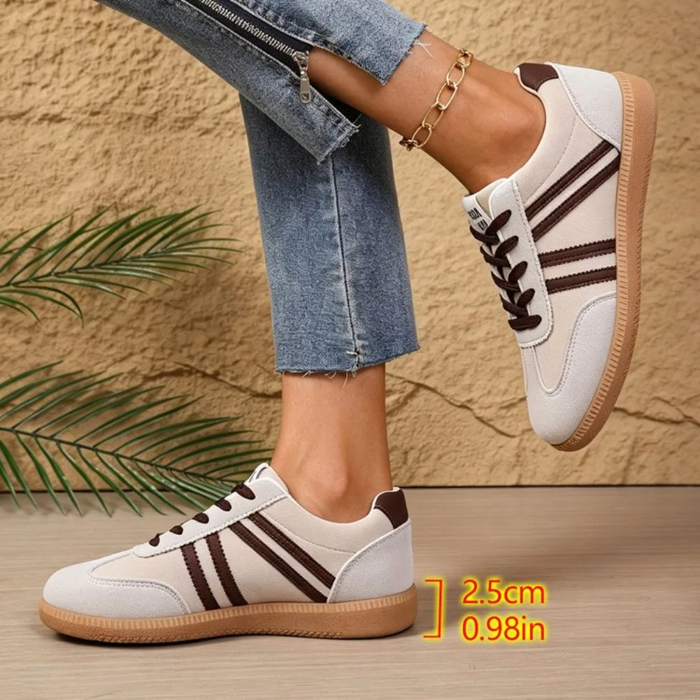 Leichte, bequeme Sneaker, modische, gestreifte Sportschuhe mit Schnürung, Damen-Freizeitschuhe, atmungsaktiv, niedrig geschnitten, mit Gummisohle. – Detail 10