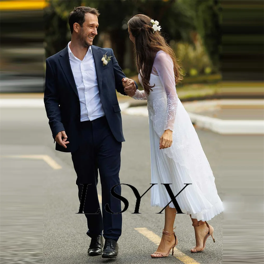 LSYX-Illusion mangas compridas vestido de casamento para mulheres, o-pescoço, A-Line, renda, pregas, botão de volta, comprimento médio, feito sob encomenda, vestido de noiva