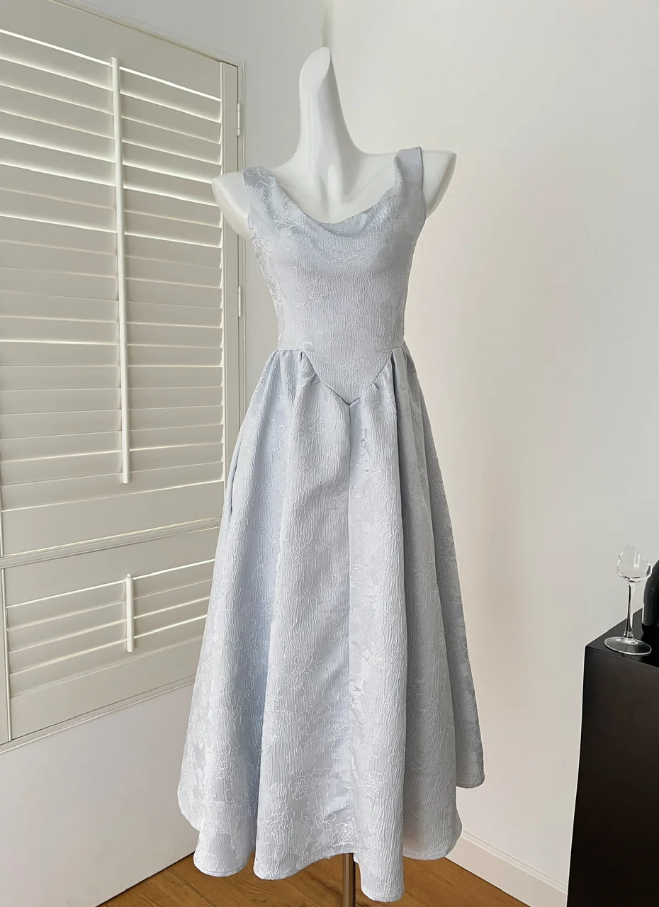 

French Vintage Jacquard Spaghetti Strap Dress Women's 2025 Summer Waist-Defining Casual Midi Dress Evening Party Slimming Gown