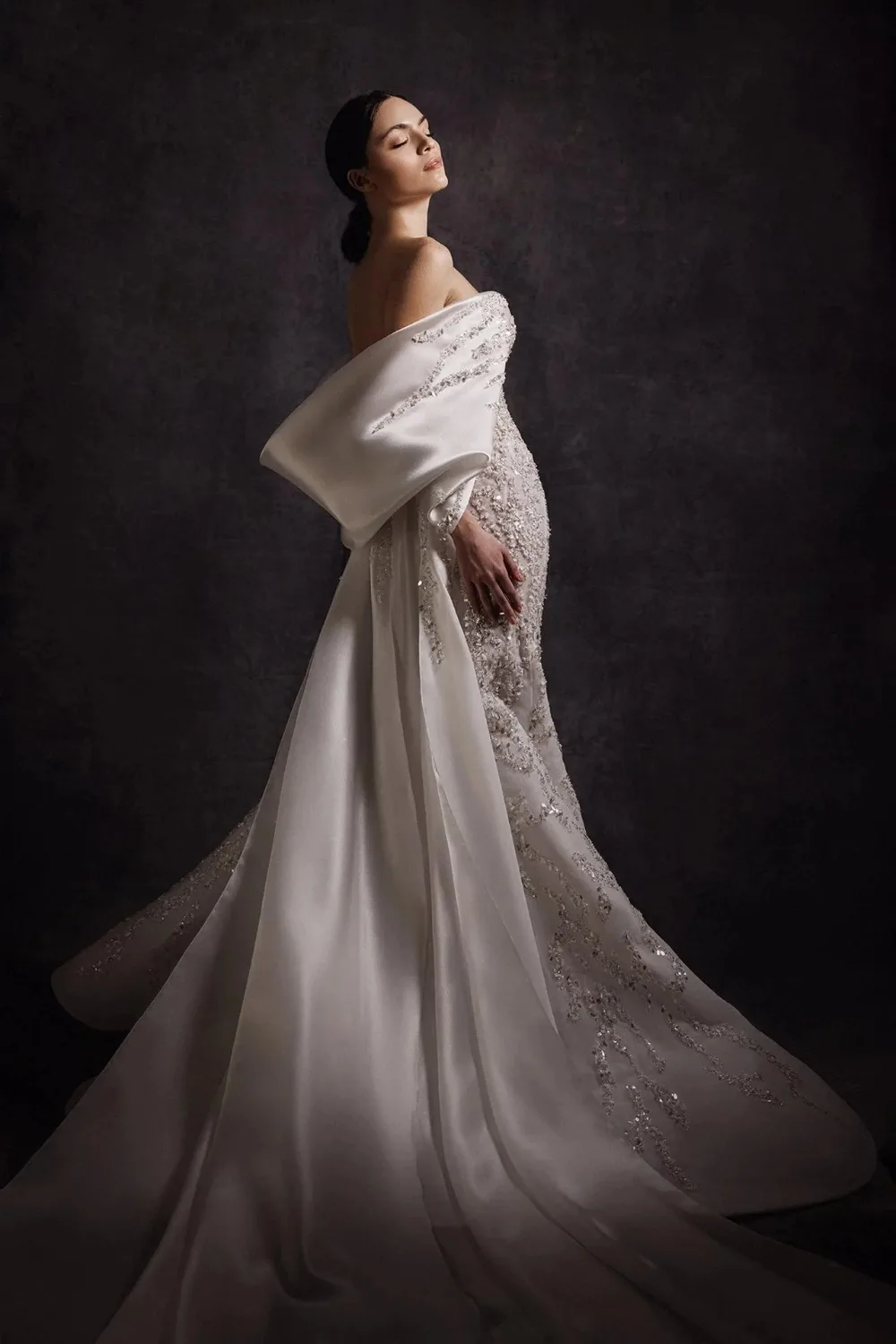 Women Luxury Wedding Dresses Customized Strapless with Detachable Shawl Satin Ruffle Mermaid Floor Length Bride Wedding Dress