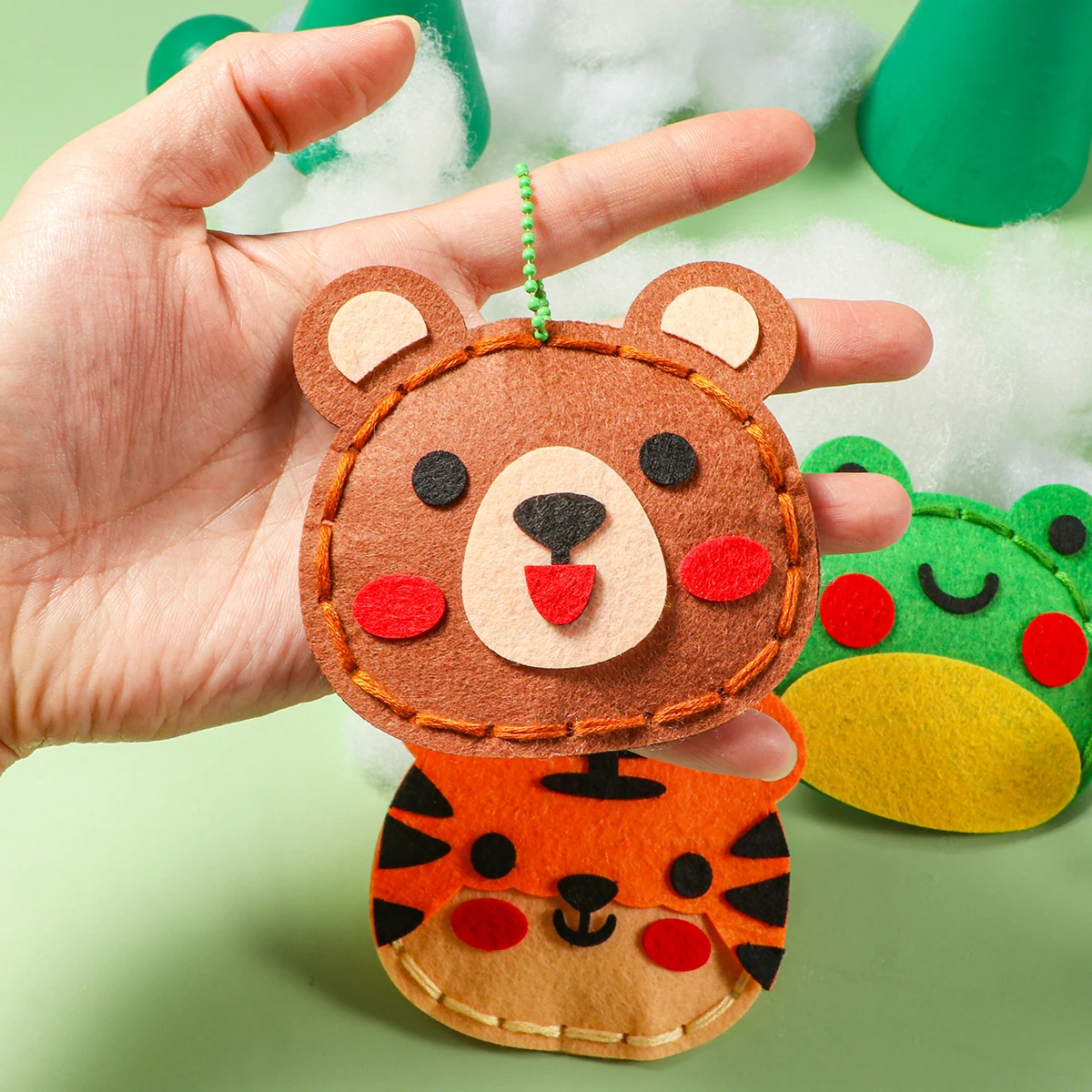 Kit de costura DIY de animales del bosque de 8 piezas, paquete de Material de artesanía para principiantes, colgante de Panda de tigre de dibujos animados, regalo de cumpleaños Cr