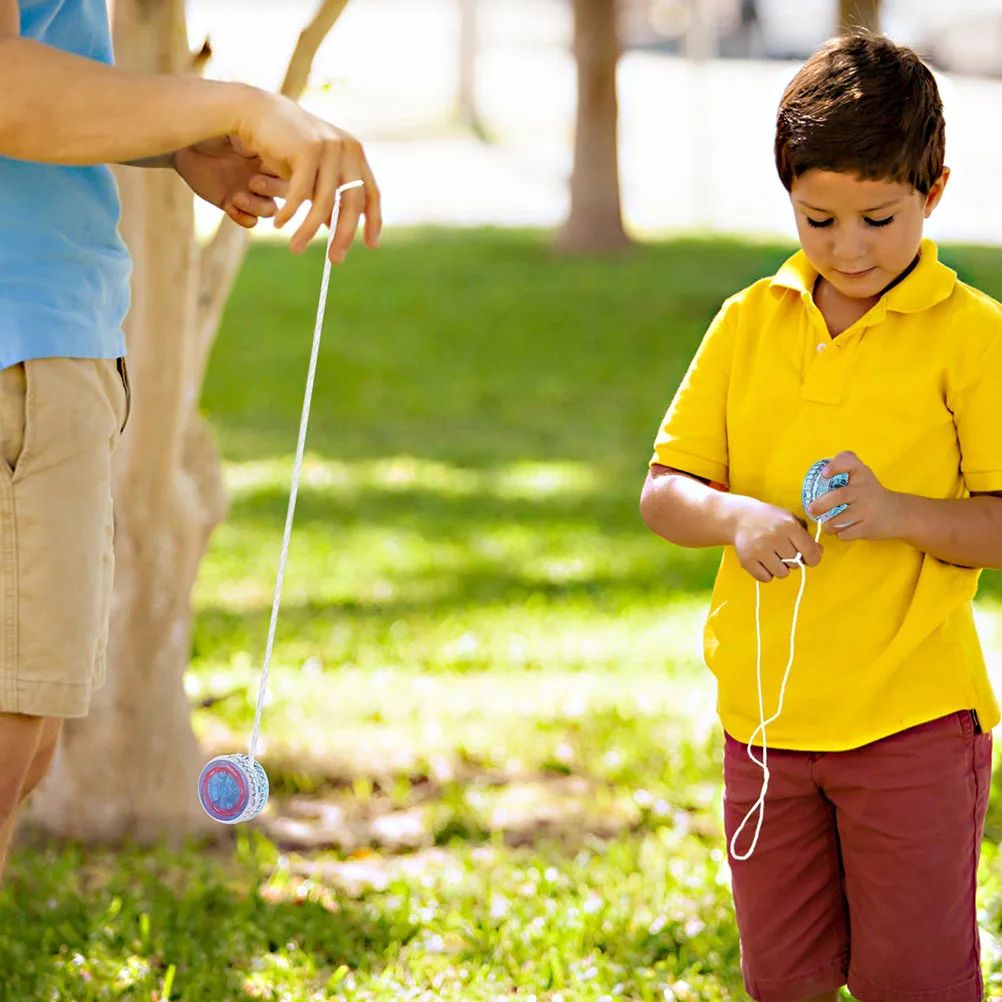2 قطعة LED مضيئة Yoyos وامض استجابة يو يو كرات خفيفة الوزن المحمولة متعة التحدي مصباح ليد Yoyos استجابة ألعاب كروية