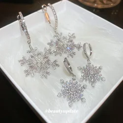 Zircon Pearl Snowflake Christmas Earrings 2025 Trend Niche Fashion Stud Autumn Winter Wholesale Women Сережки