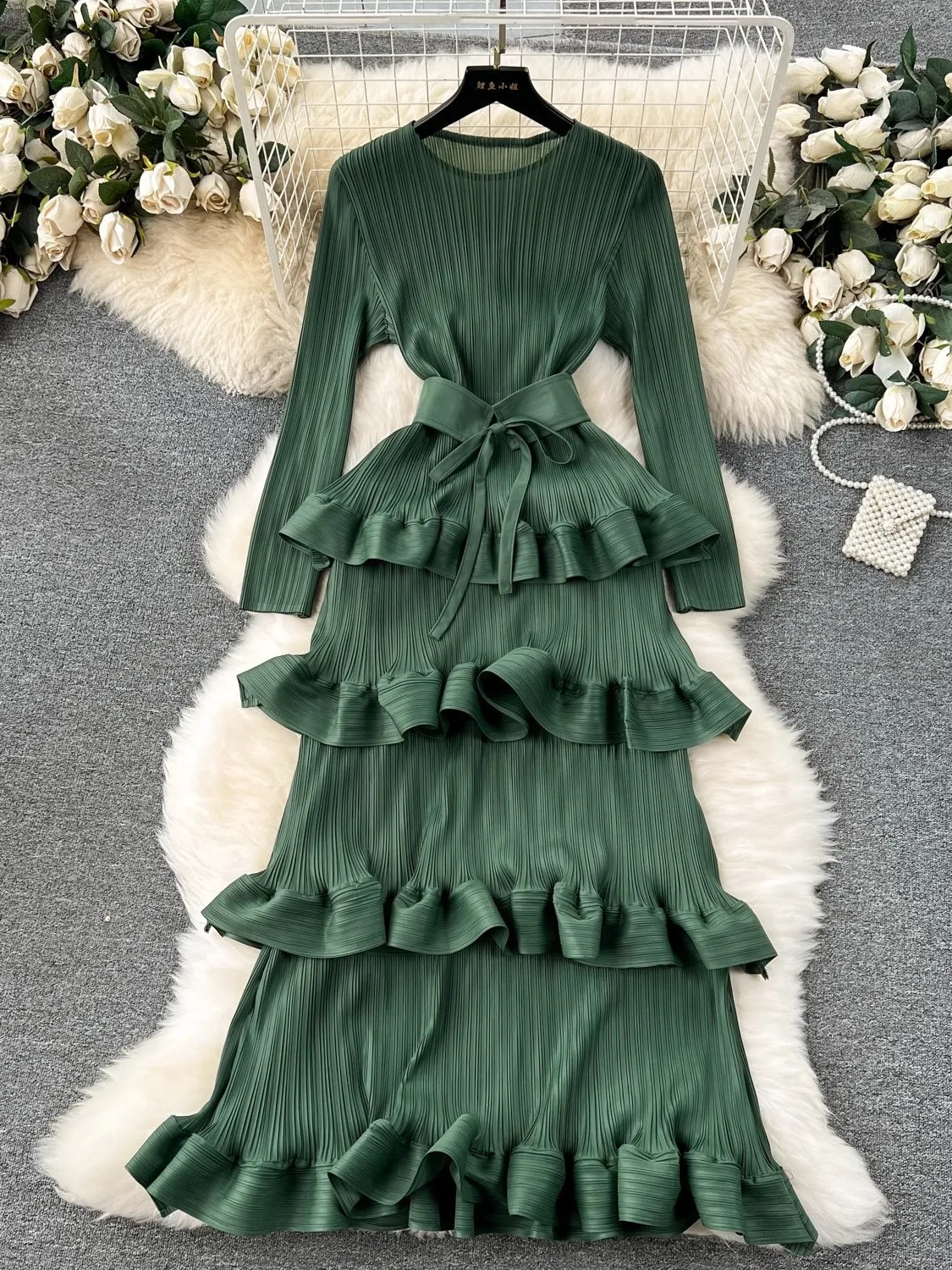 

WL014Luxurious niche ruffled cake skirtheavy pressing pleated slim longevening dresses