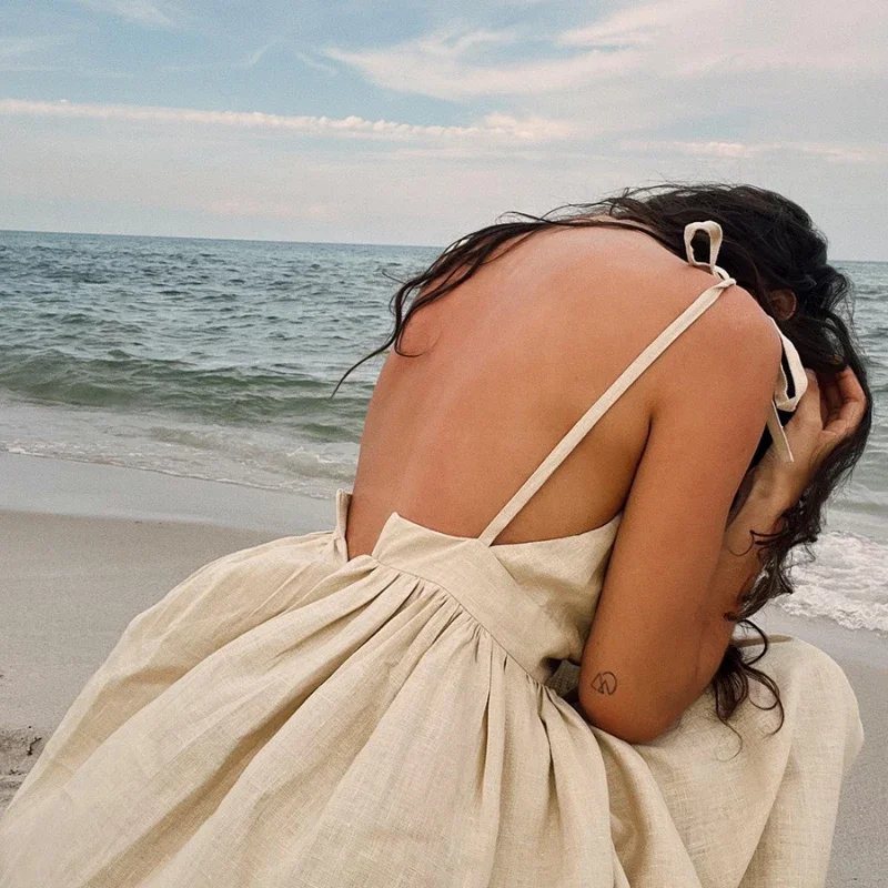 ファッションセクシーな女性のヴィンテージ空中ブランコドレスストラップ付きコットンホワイトドレス女性自由奔放に生きる Vestidos ロングマキシラルゴスカジュアルローブ