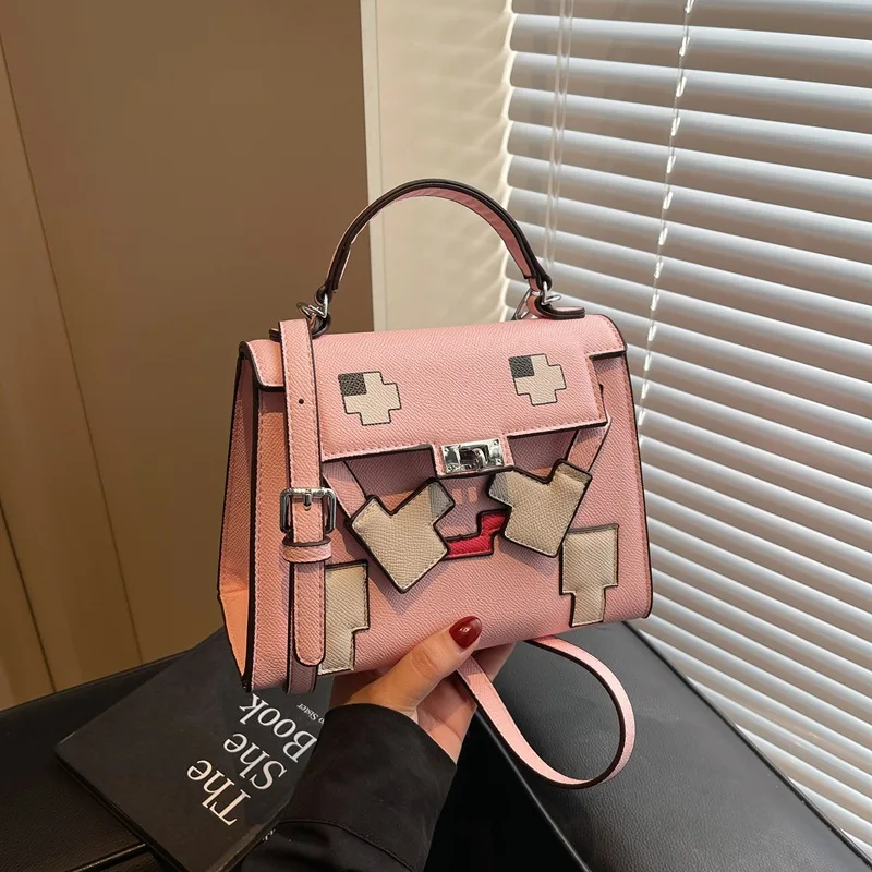 

Нишевая ручная маленькая квадратная сумка с геометрическим цветным блоком для женщин, милая мозаичная кукла с узором, кошелек через плечо