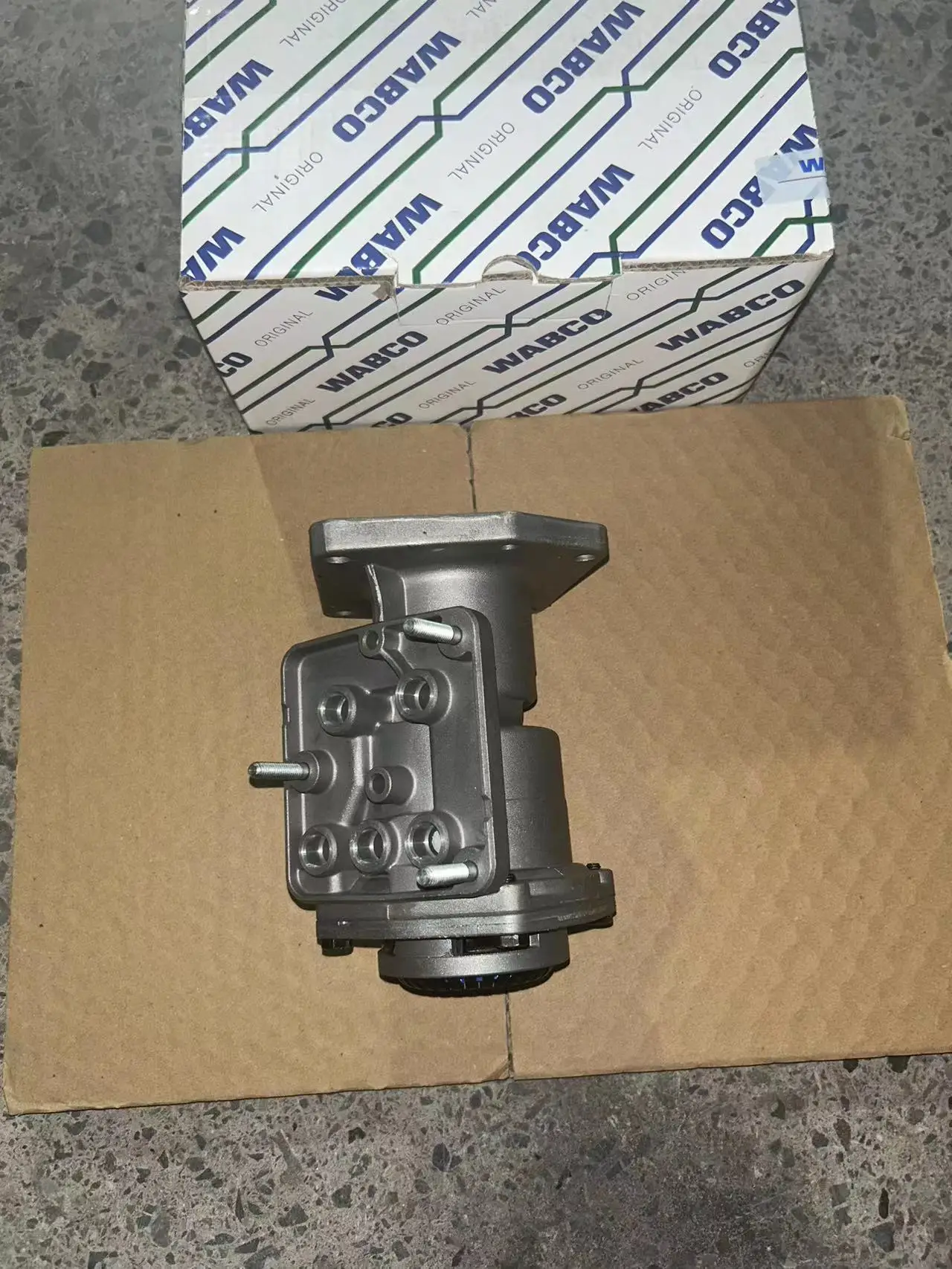 

4613151800 foot brake valve