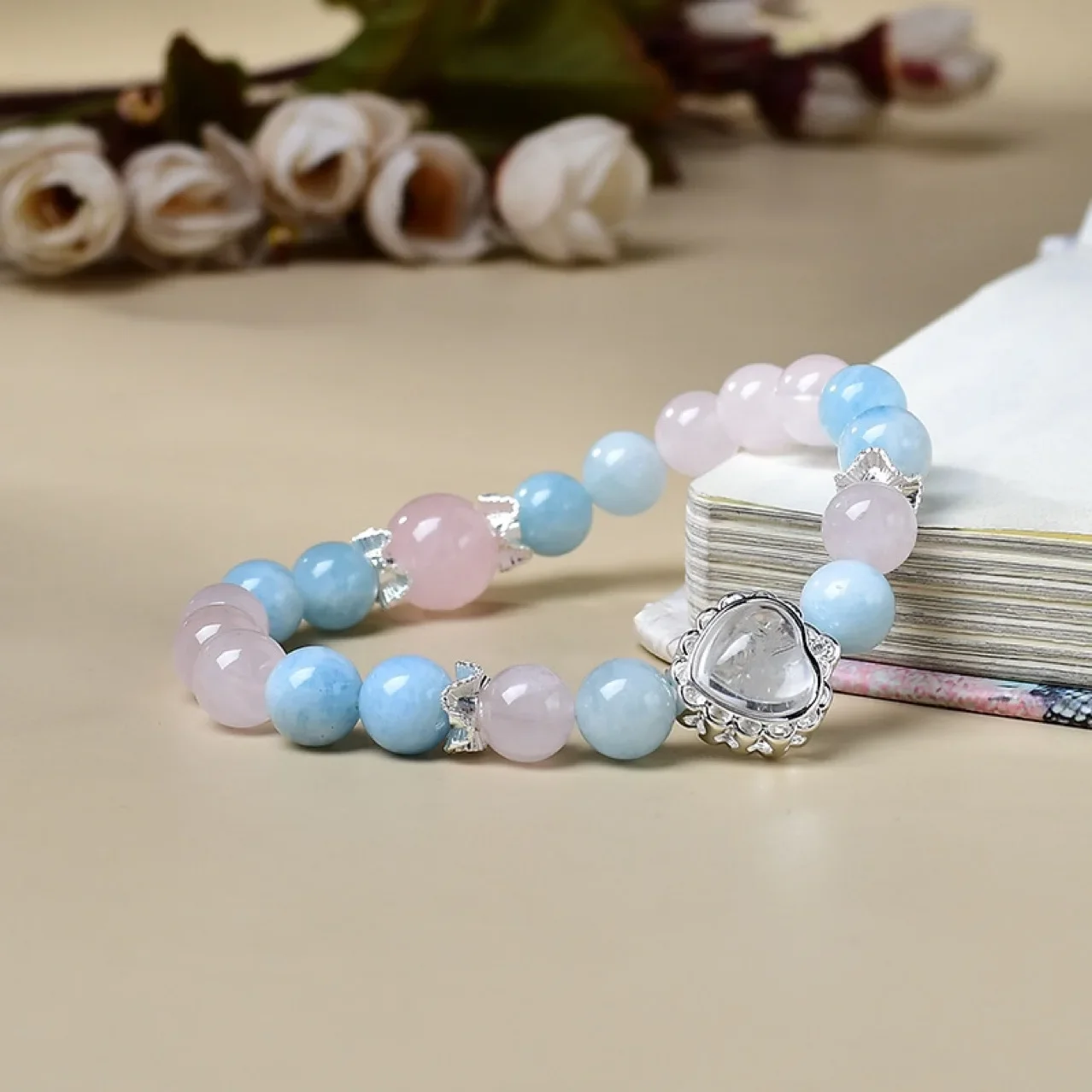

Natural Aquamarine Pink Crystal White Crystal Bracelet Hand Ladies Light Luxury Fashion Bracelet