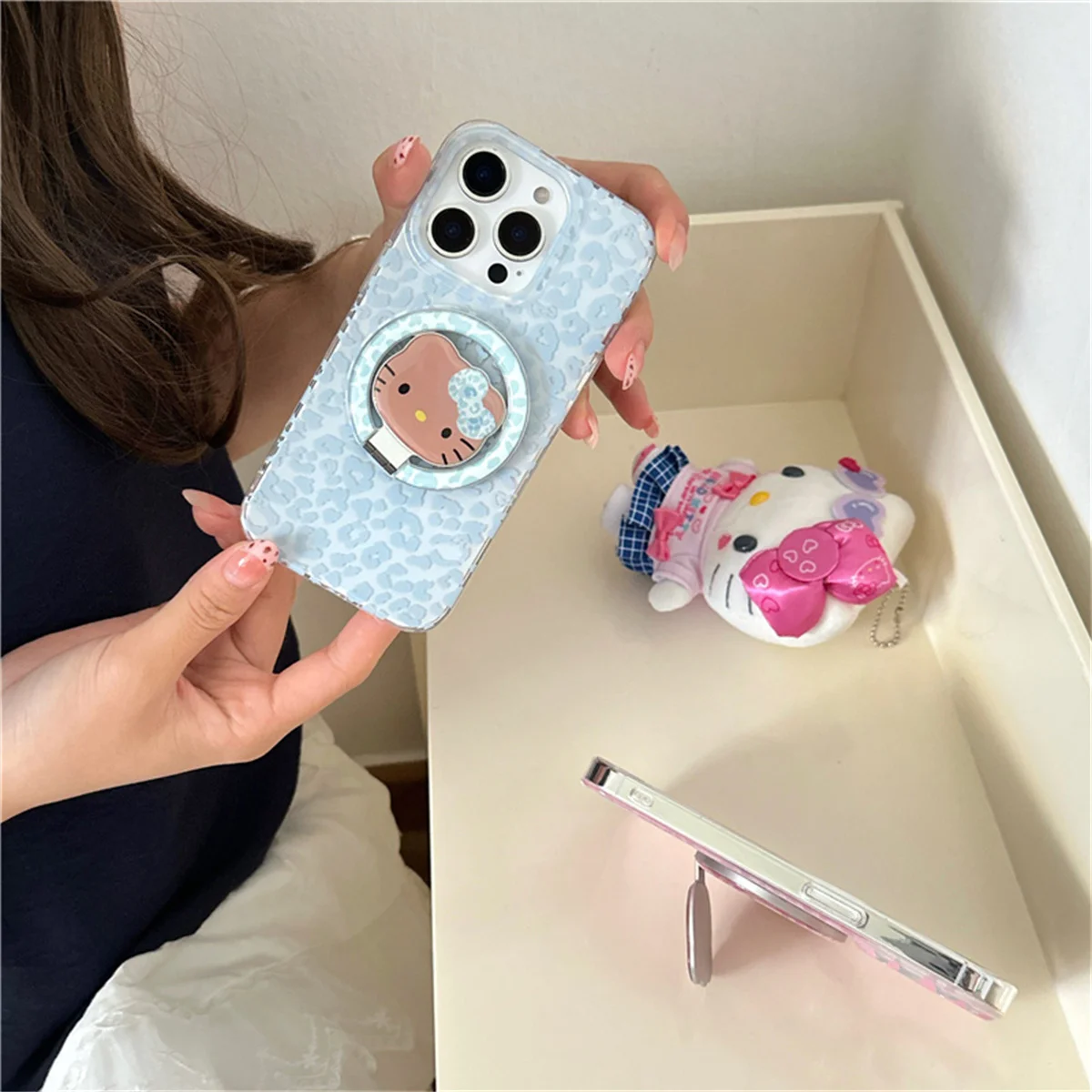 Lovely Pink Leopard Print Magnetic Phone Case For iPhone 16 Pro 14 13 15 Pro Max Cover with Hello Kitty Stand Holder Cases