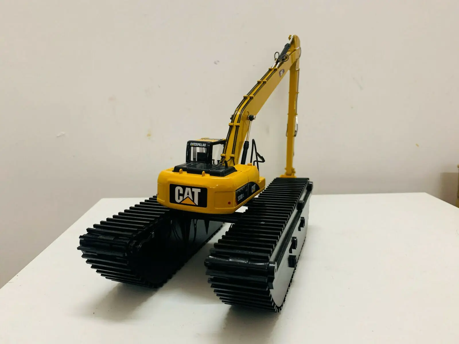 320D Long Reach Amphibious Excavator 1:50 Scale Engineering Vehicles