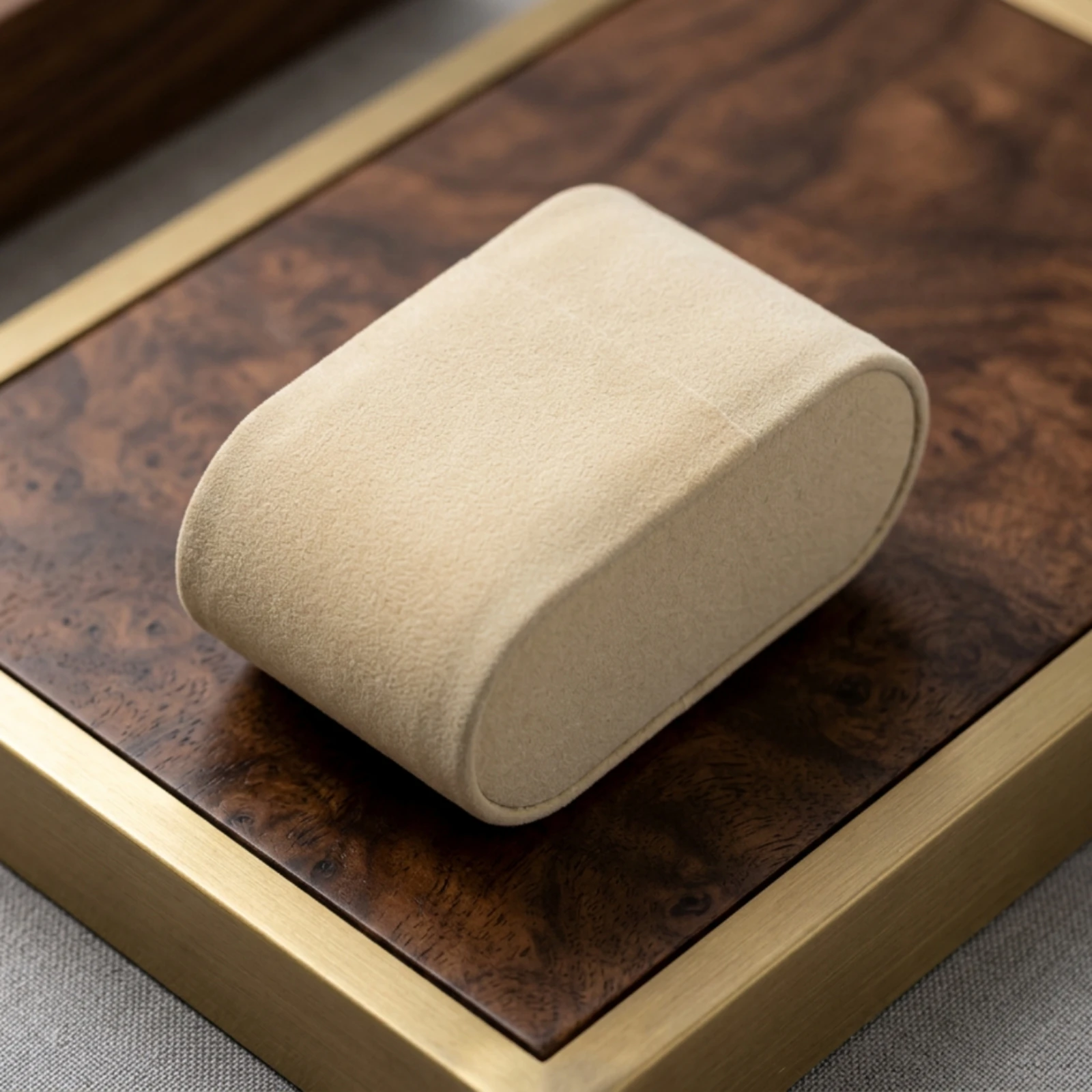 Watch Pillow Suede-Like Watch Display Pillow Bracelet Display Cushion Professional Bracelet Cushion Elegant for Jewelers