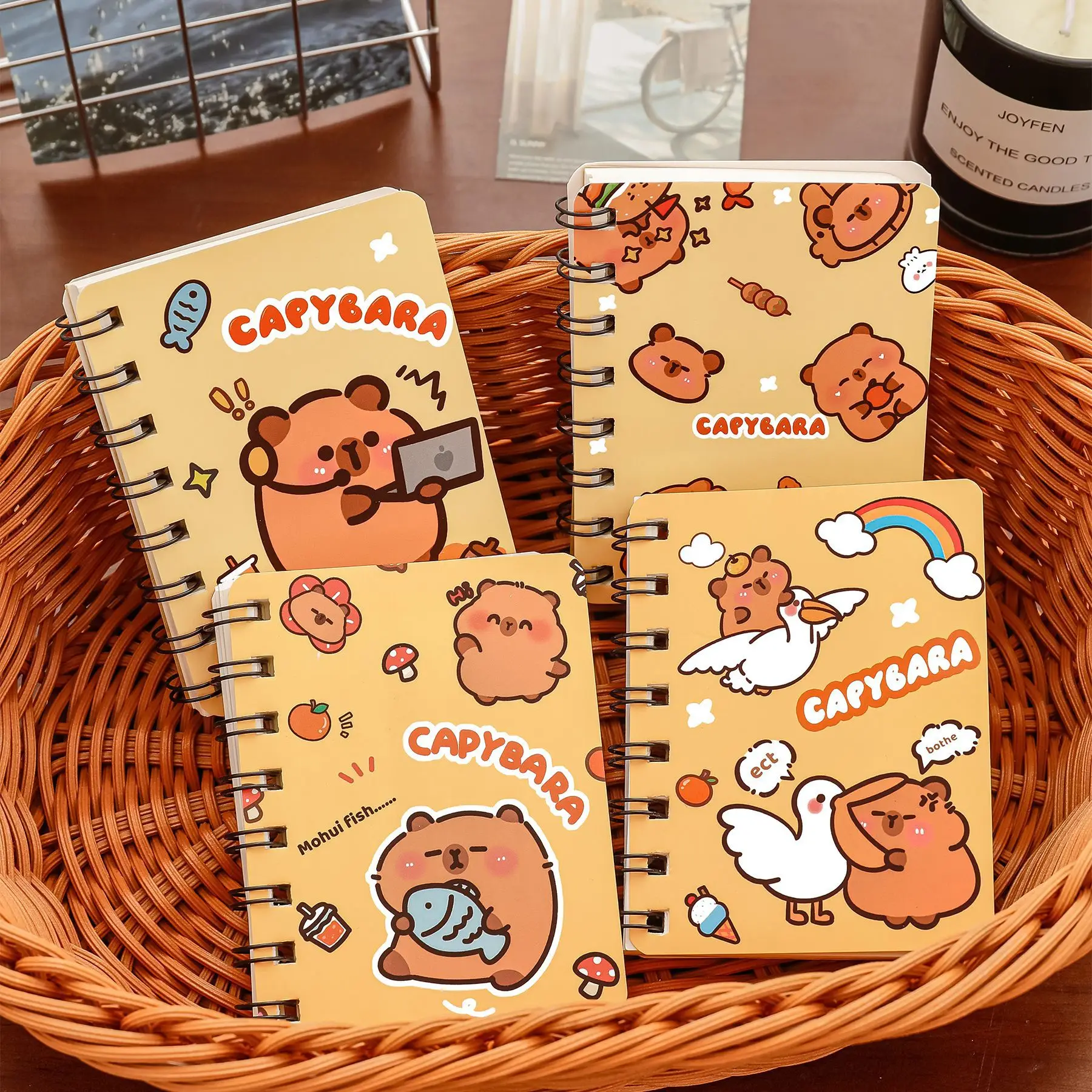 Capybara Spiral-Notizbuch A7, tragbarer, seitlich aufklappbarer Taschen-Notizblock, liniertes Schreibbuch, Mini-Tagebuch für Schule, Büro, Studentenbedarf