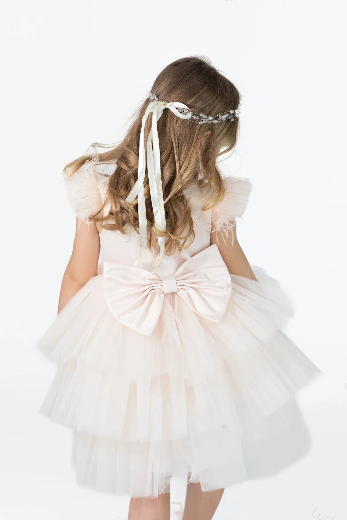 Beige Flower Girl Dress For Wedding Feathers Puffy Tiered Knee Length Ruffles Kids Birthday First Communion Ball Gowns