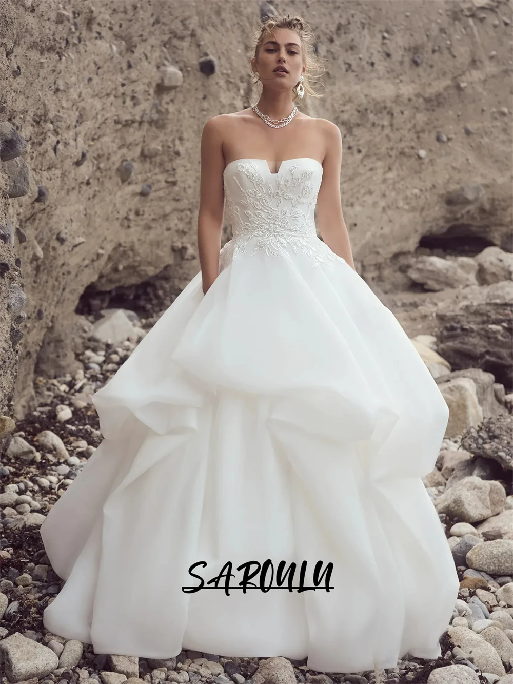 

Organza A Line Bride Dress Strapless Beaded Appliques Long Wedding Dresses for Bridal 2025 Customized Plus Size Bridal Gowns