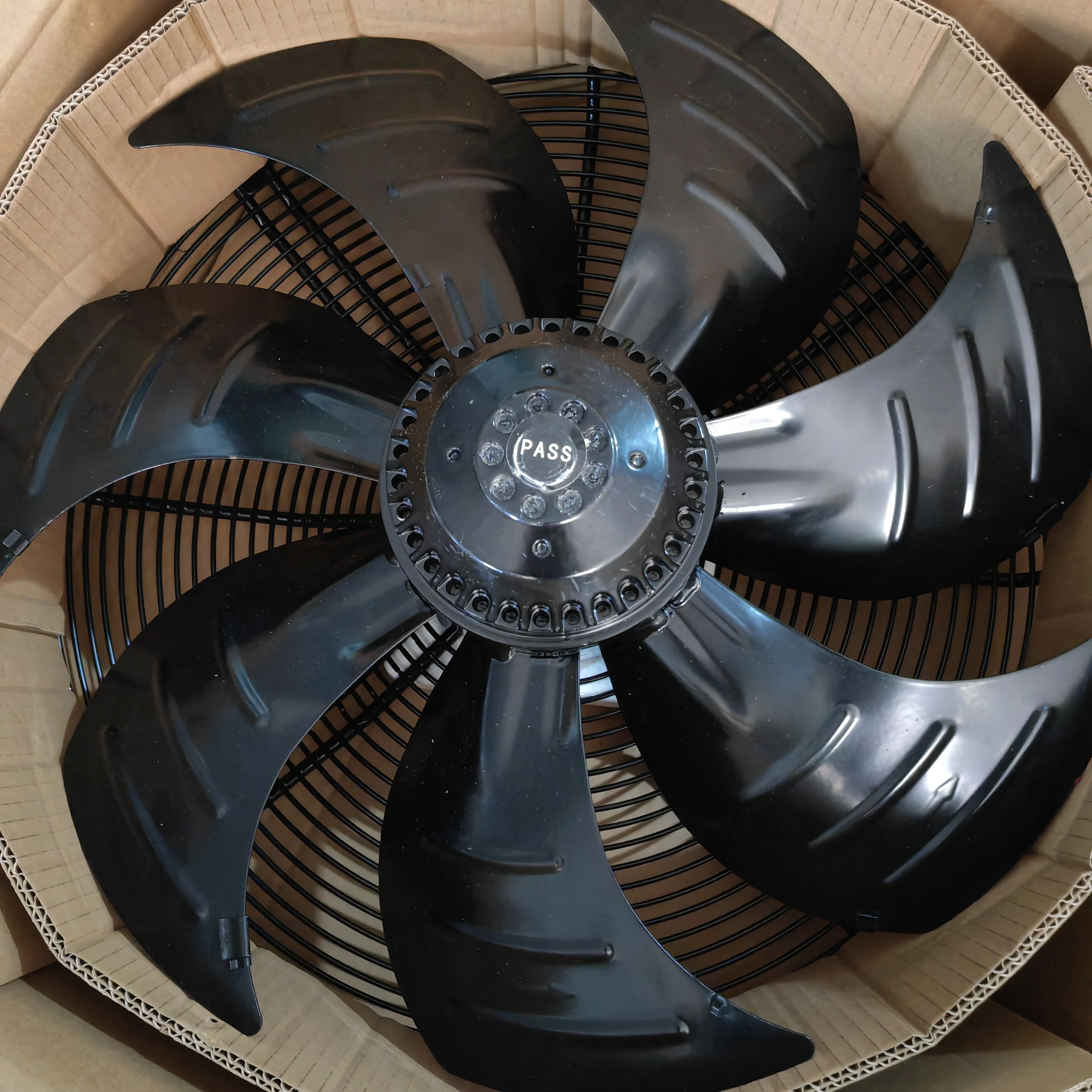 

New Axial Cooling Fan Motor YSWF102L70P4-517H-500-7LF S 3~220V/60Hz 926W 3.07A 1669r/min 9769M³/h for Condensing Unit Evaporator