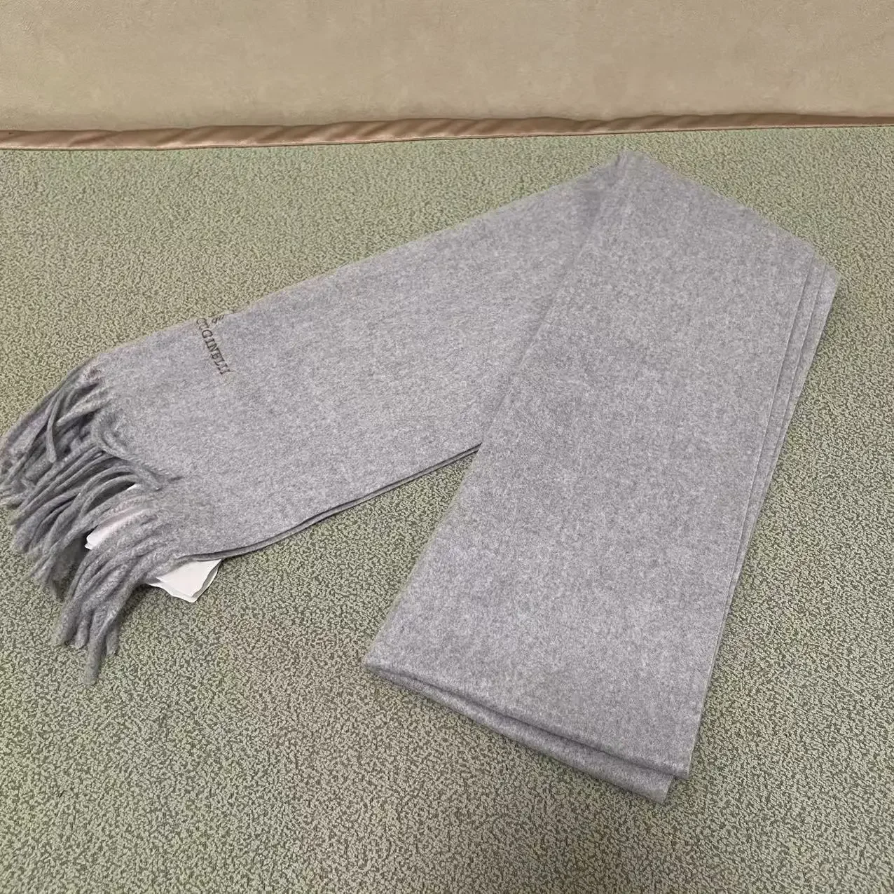 Embroidered cashmere scarf, solid color label, warm scarf, face protection, men's and women's neck scarf, cold proof