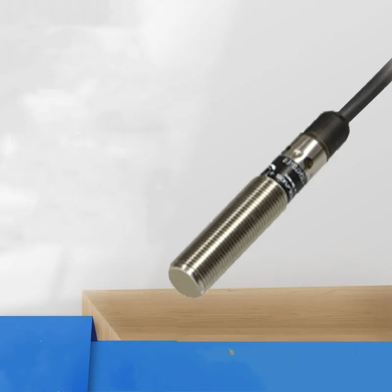 CBB4-12GH70-E0 Датчик приближения