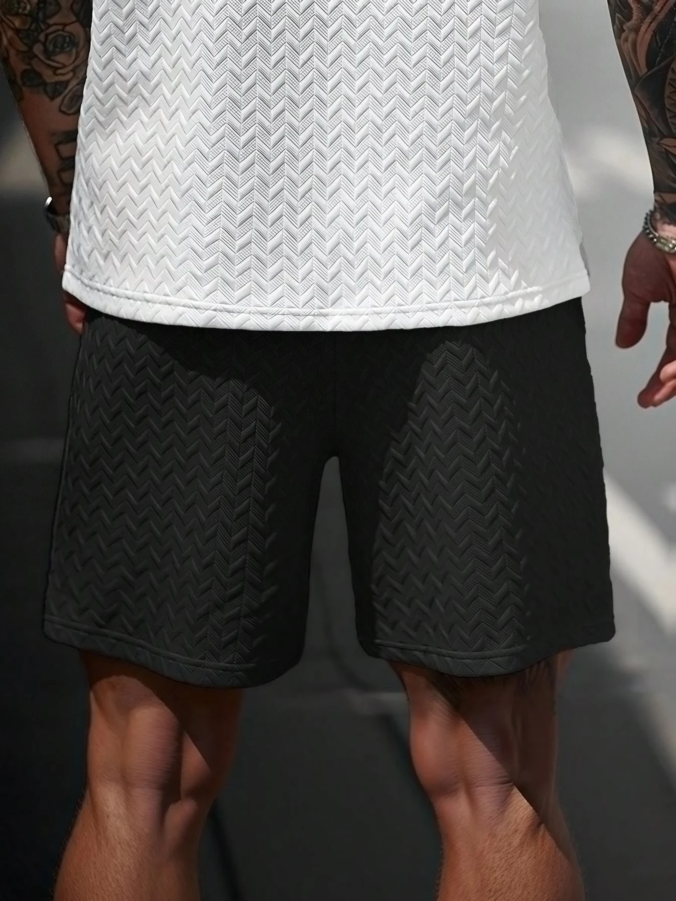 Neue sommerliche Freizeit-Sportshorts: Mit einem gestrickten, leicht dehnbaren Jacquard-Design bieten diese einfarbigen Shorts eine schlichte Optik. – Detail 8