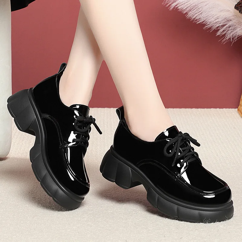 5 سنتيمتر الرجعية الفم العميق مريحة أنيقة أحذية نسائية منصة مسطحة 2025 الخريف مشرق أحذية من الجلد عادية لمكتب أمي العمل