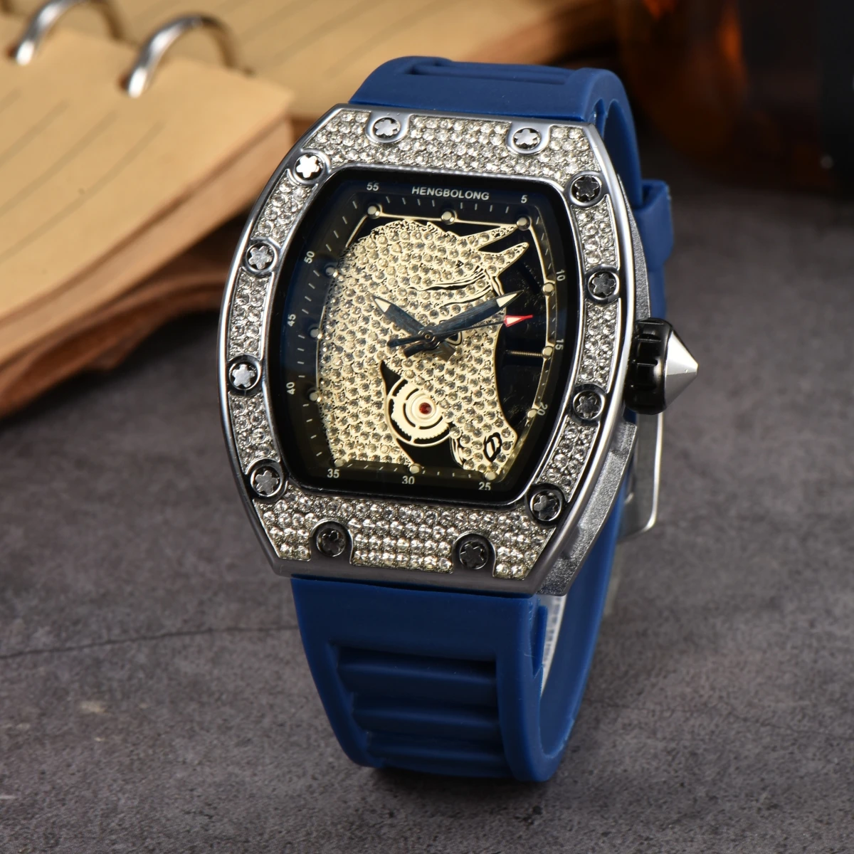 Hot Sale New Silver Diamond horse\'s head Luxury Noble European Men Waterproof Calendar Quartz Watch