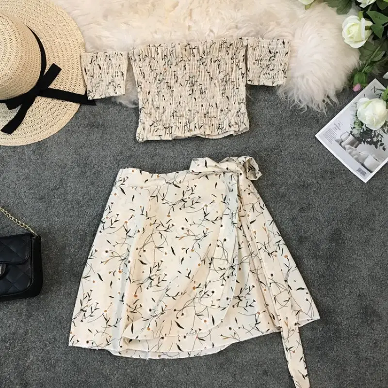 Seaside Vacation Printed One Piece Skirt Set with One Piece High Waist Strap, Off Shoulder, strapless Short Style, Two Piece Set