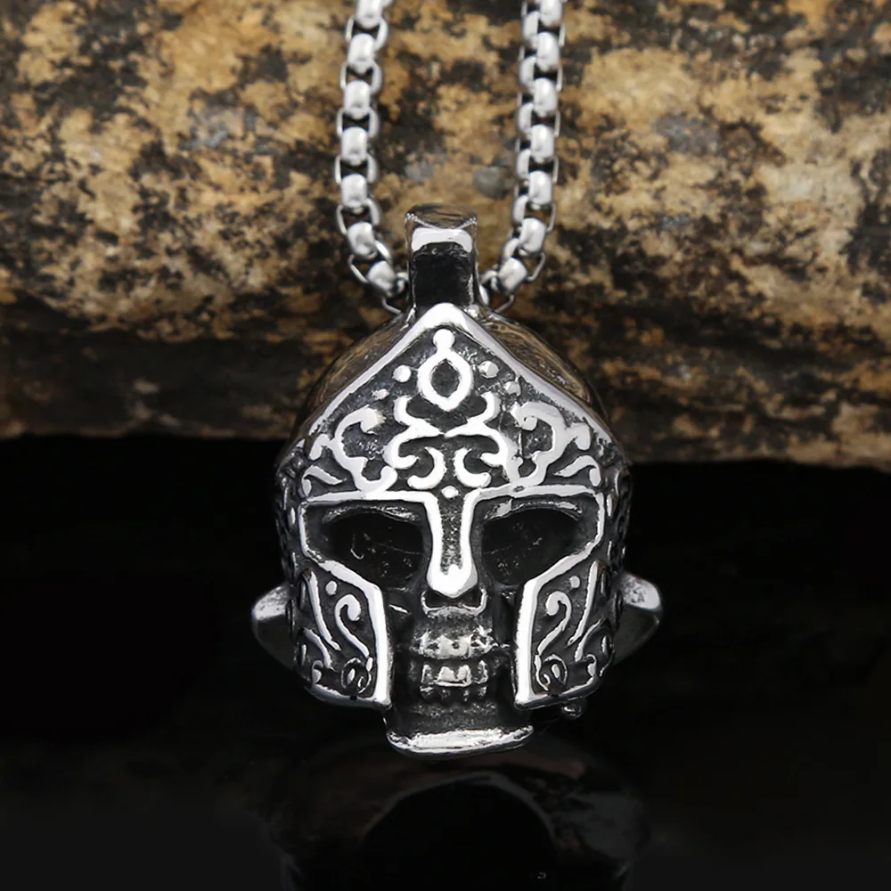 100pcs/lot stainless steel jewelry wholesale titanium steel men's necklace pendant retro street hip-hop warrior helmet pendant