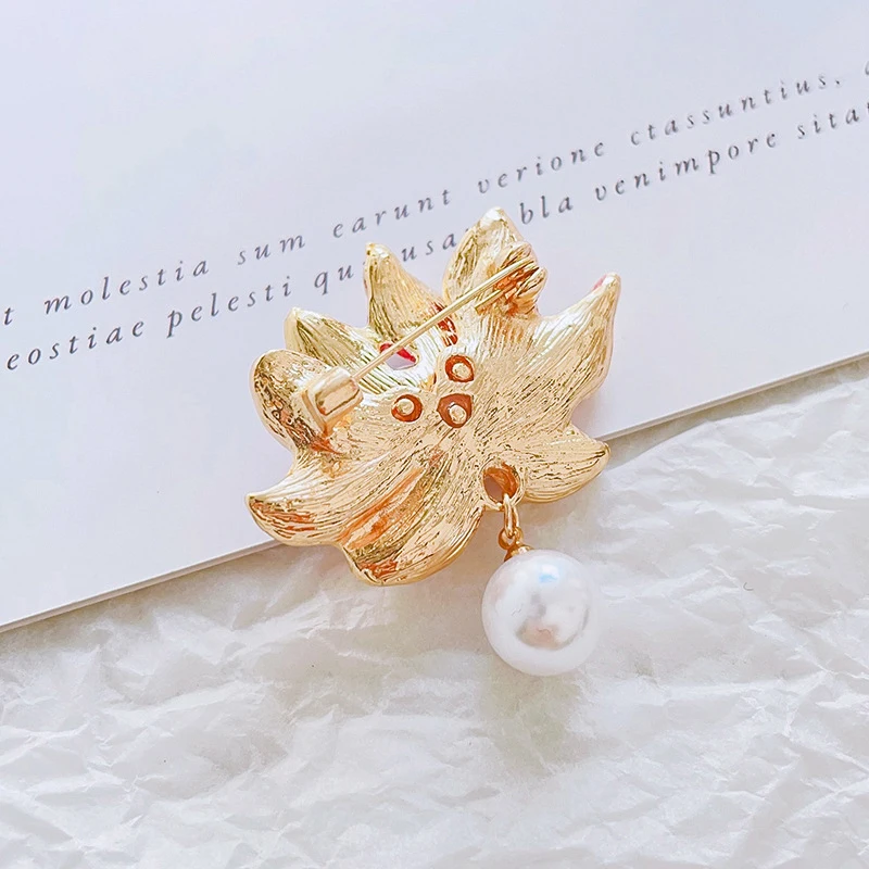 جديد النمط الصيني لوتس بروش تقليد اللؤلؤ قلادة الوردي زهرة النبات دبابيس المرأة مأدبة الملابس والمجوهرات والاكسسوارات هدية