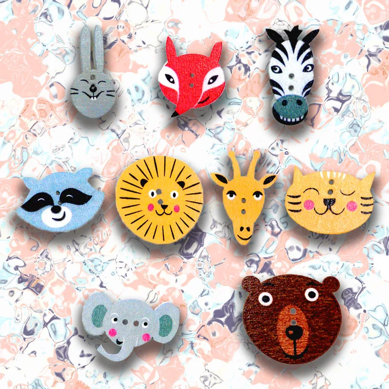 Bottoni in legno misti con testa di animale per bambini su sfondo bianco, confezione da 50 bottoni decorativi con bottoni per animali dei cartoni animati