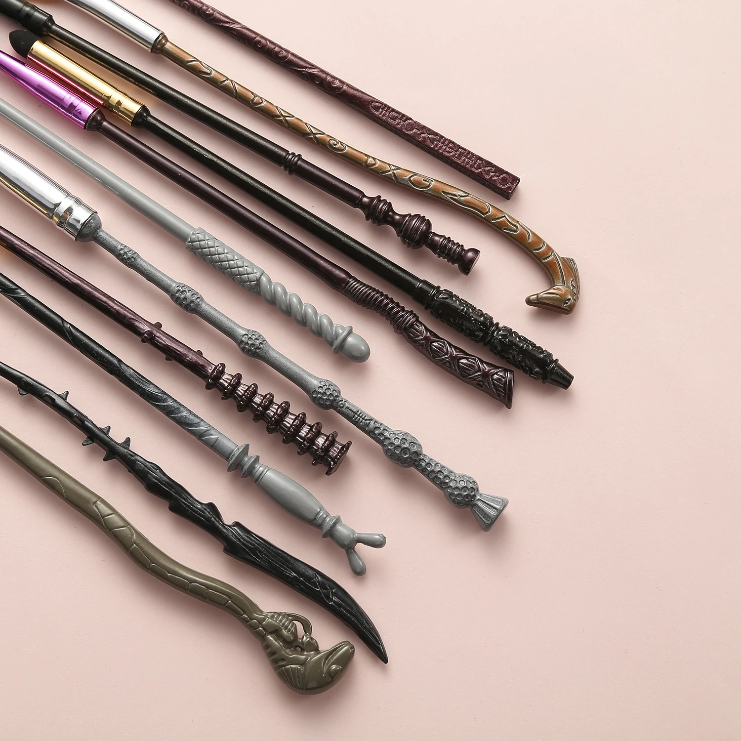 11 pezzi Set di pennelli per trucco con bacchetta della serie Harry Potter Pennello per trucco in metallo vintage Pennello per ombretto Regalo per feste di compleanno Occhio professionale
