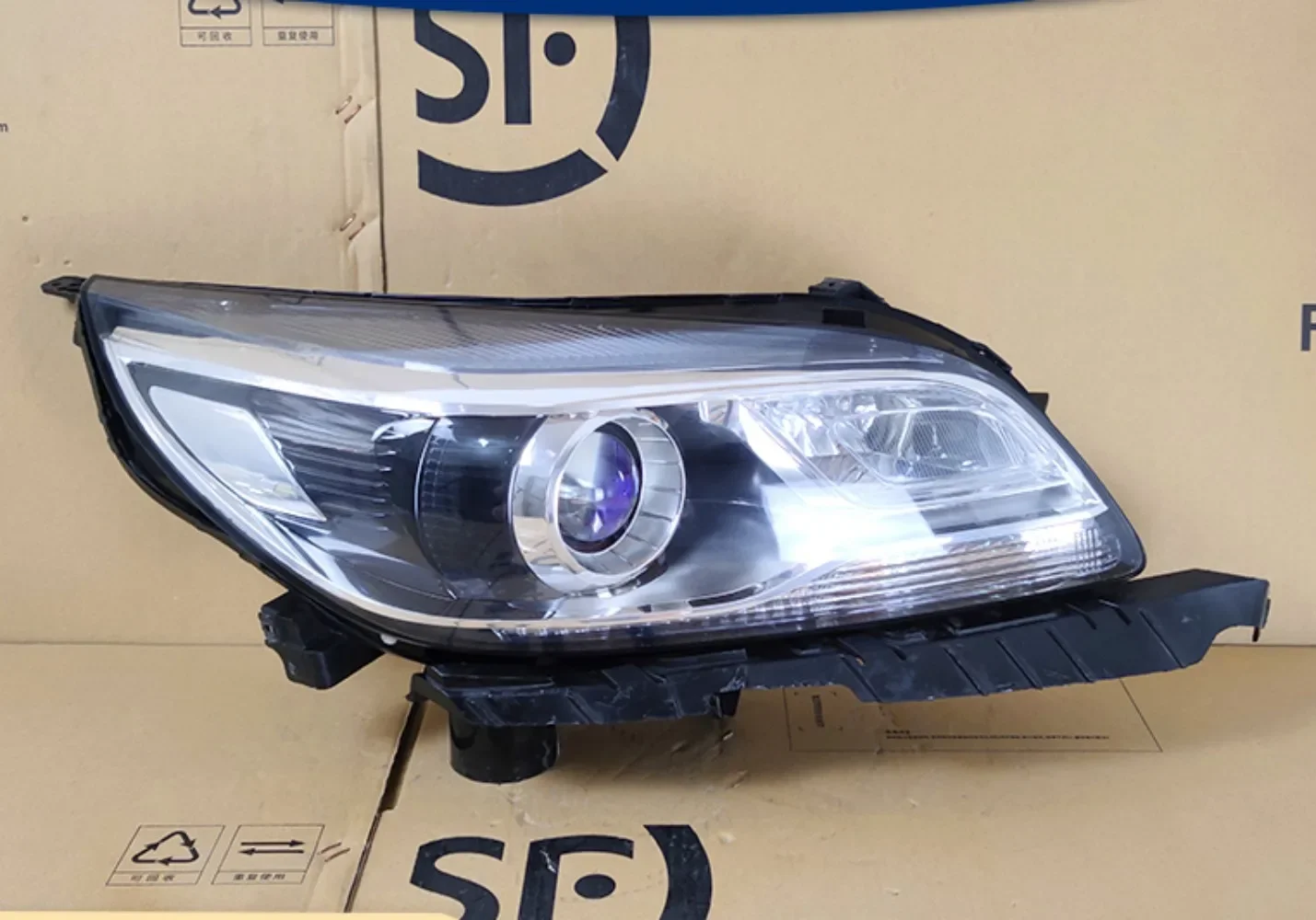 

Car Xenon Headlight for Chevrolet Malibu 13-15 Angel eye Daytime Running DRL Head lamp Low High Beam Turn signal