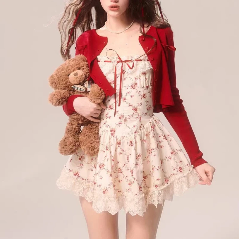 

Японский милый комплект в стиле Лолита из 2 предметов: винтажный красный кардиган и платье с цветочным кружевным декором и бретелями, костюм принцессы в стиле Y2K