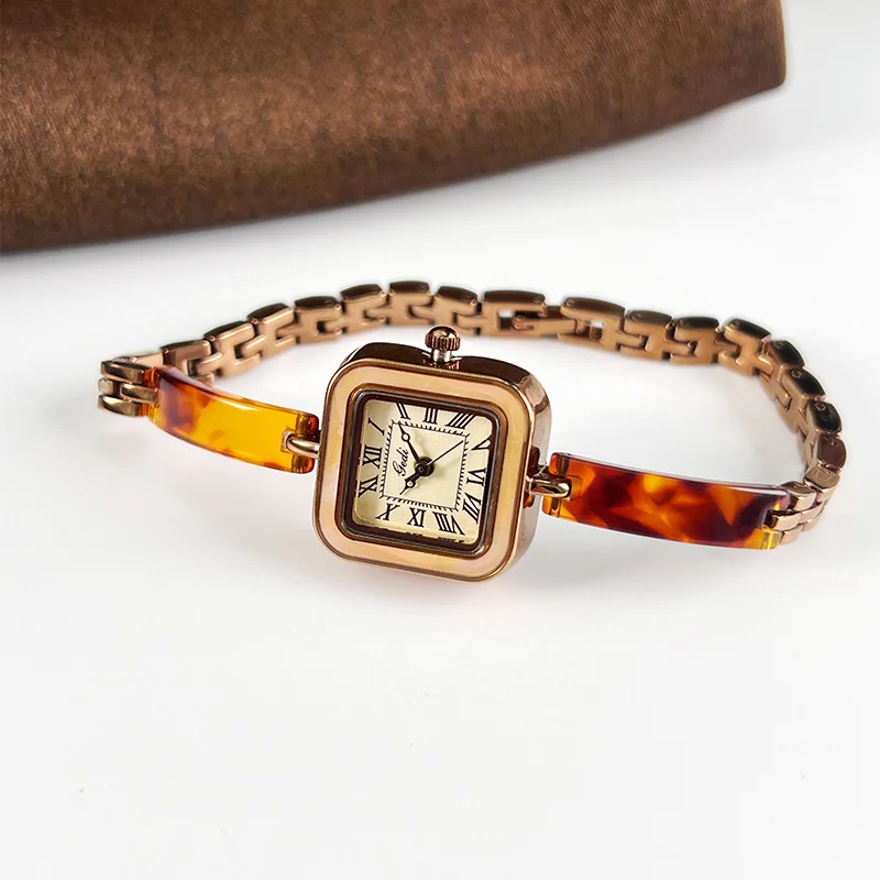 Retro luxury small square watch ladies bracelet watch high-end medieval style temperament fashion female quartz watch
