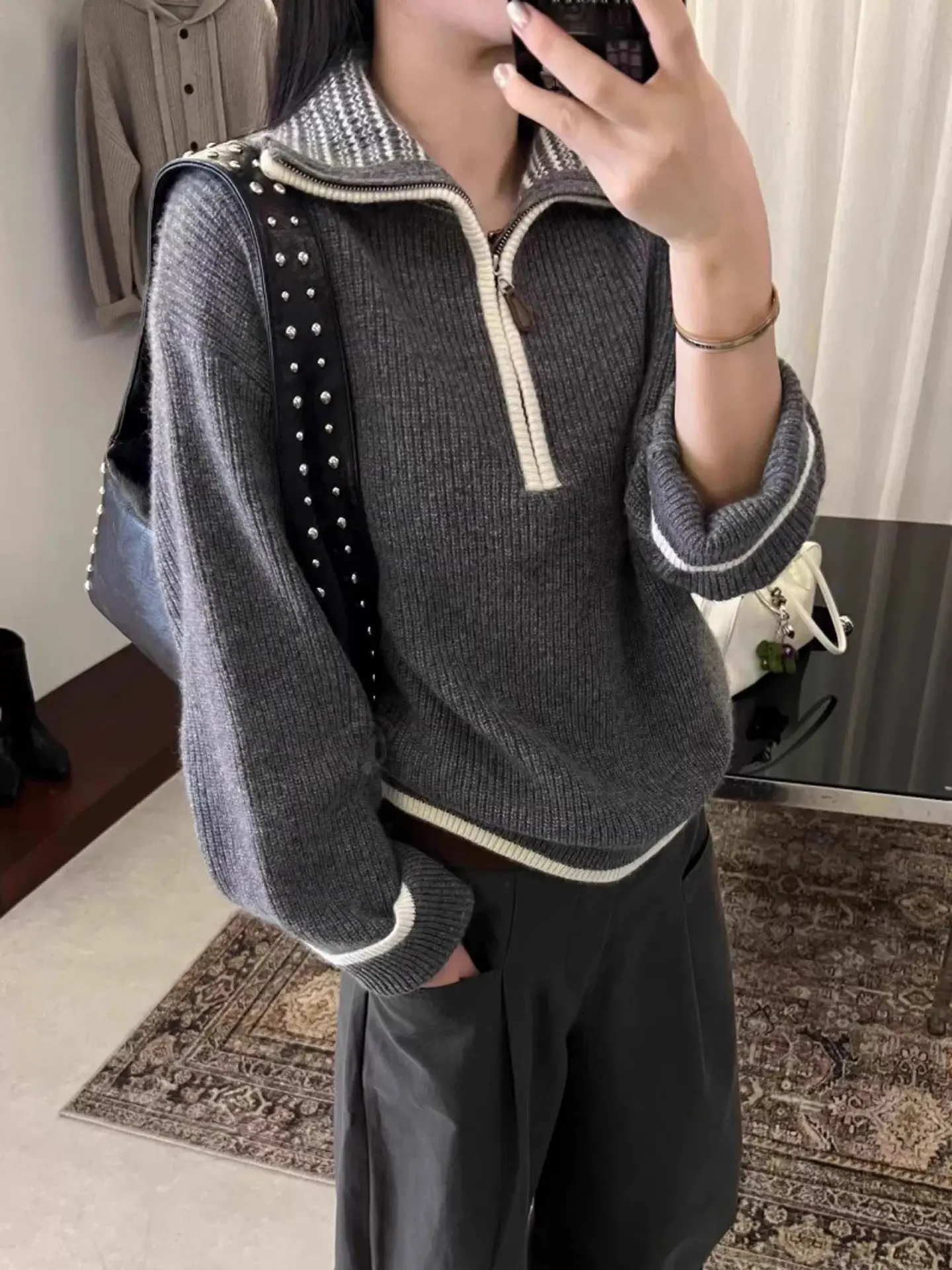 

Contrasting color semi-zipper pure mountain cashmere sweater in winter, women's high neck thickened autumn and winter sweater.