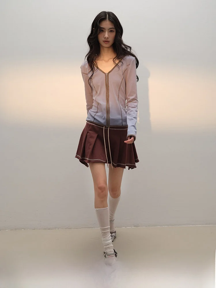 

Комплект Lvetong: Оригинальный дизайн, синяя куртка с V-образным вырезом, утягивающая талию, с длинными рукавами и капюшоном, и юбка А-силуэта с завязками. Модный женский комплект.