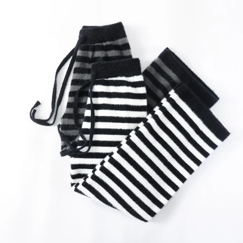 Automne hiver nouveau Sle femmes décontracté chaud pantalon à jambes larges fourrure de vison pantalon rayé à la mode et confortable pantalons longs