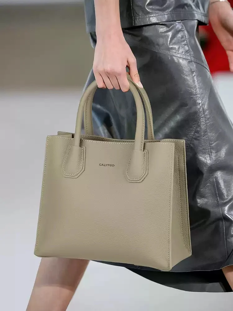 

Leather women's bag 2025 new style women's top layer cowhide handbag, large capacity vertical crossbody bag, commuter tote bag
