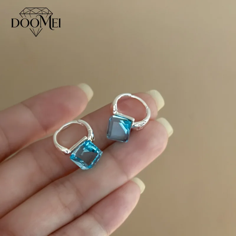 DOO MEI Sparkling Light Blue Square Cubic Zirconia Huggie  Earrings Minimalist Daily Dating Wedding Party Fashion Jewelry Gifts
