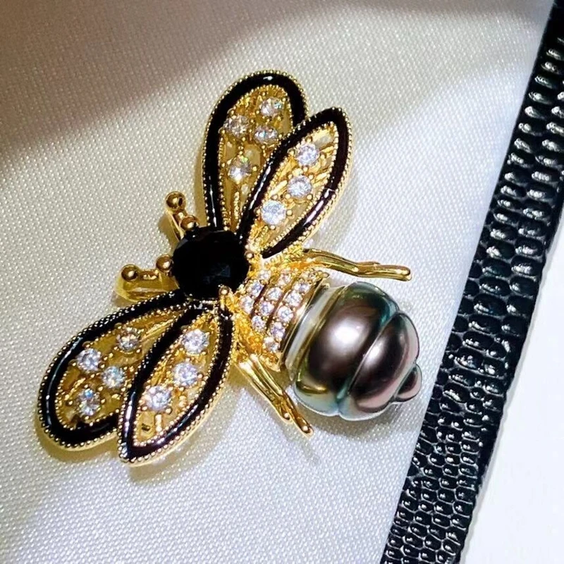 100% Natural Seawater Tahitian Baroque Thread Black Pearl Bee Brooch with Zircon Inlaid Advanced Design Sense Pin Jewelry Gift