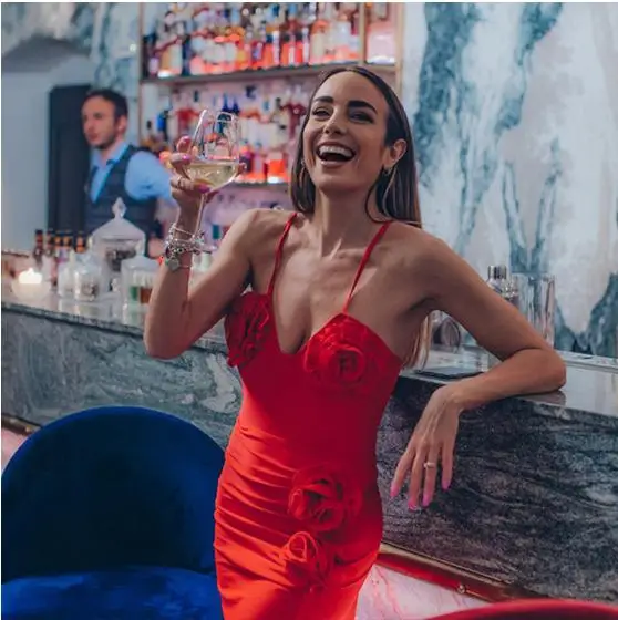 

Сексуальный красный купальник с цветочным принтом на тонких бретелях, комплект из двух предметов, модное бикини из нейлона с чашечками, без косточек