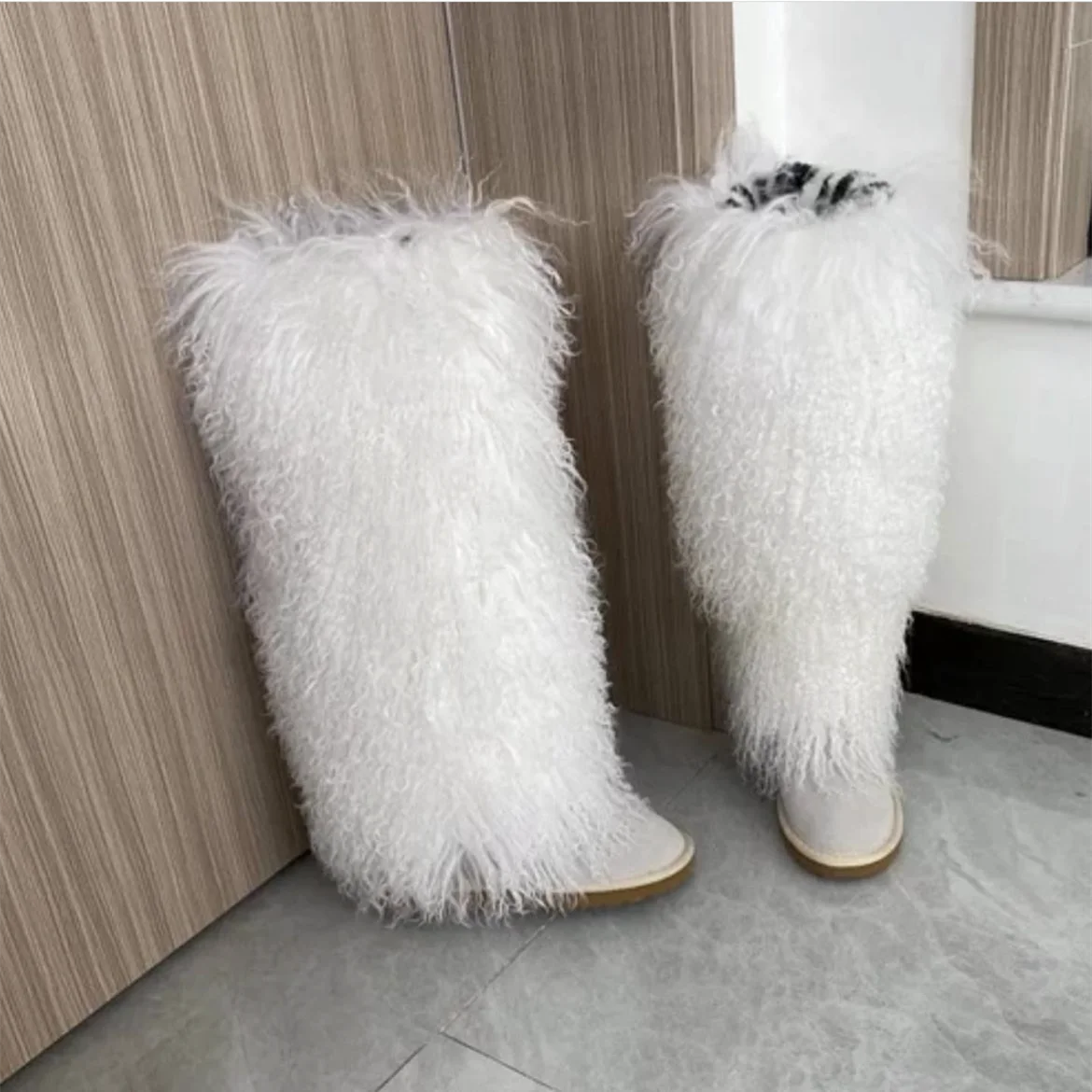 Women Popular Fashion Design Furry Mongolian Fur Leg Warmers High Quality Ready to Ship Leg Warmers boots