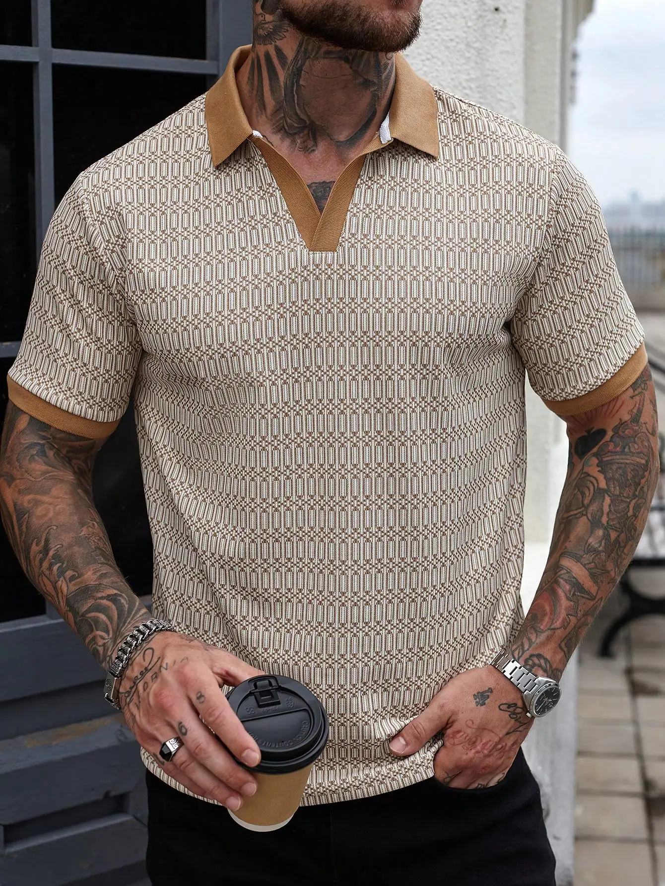 

Мужская повседневная рубашка-поло с контрастным воротником и геометрическим жаккардовым узором