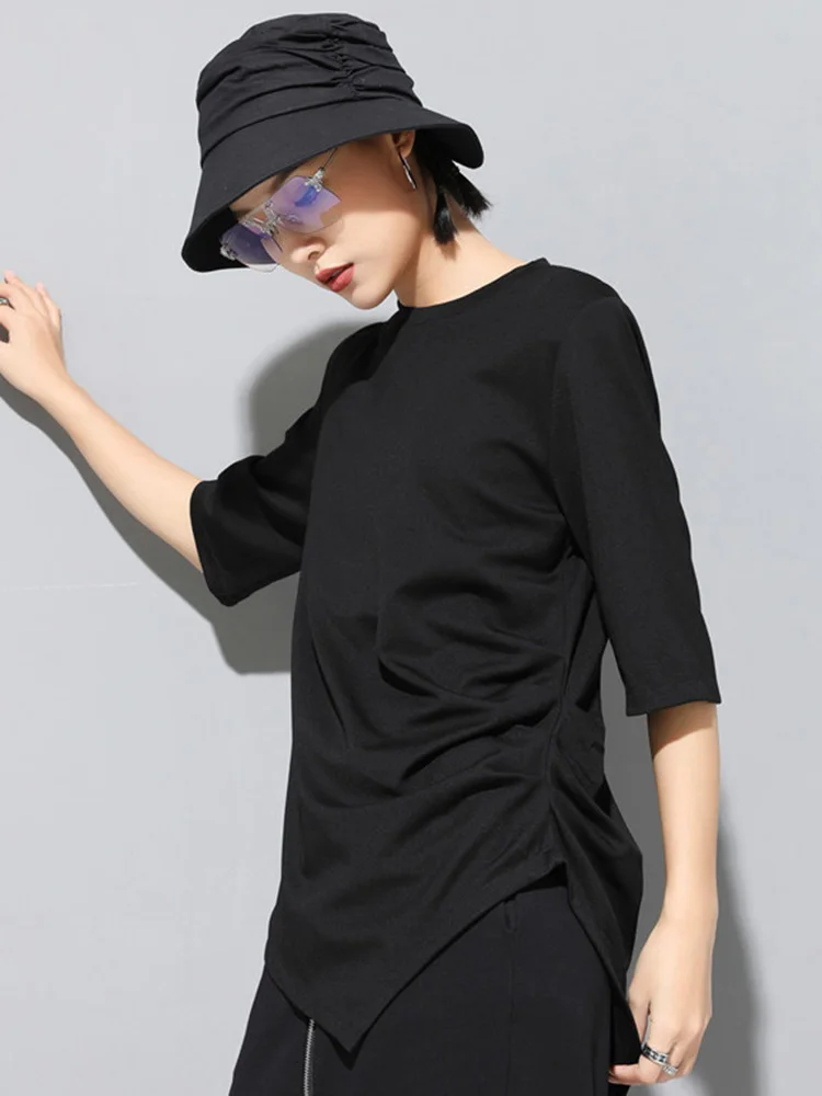 [EAM] Women Red Irregular Pleated Hem Big Size Casual T-shirt New Round Neck Half Sleeve Fashion Tide Spring Summer 2024 JS997