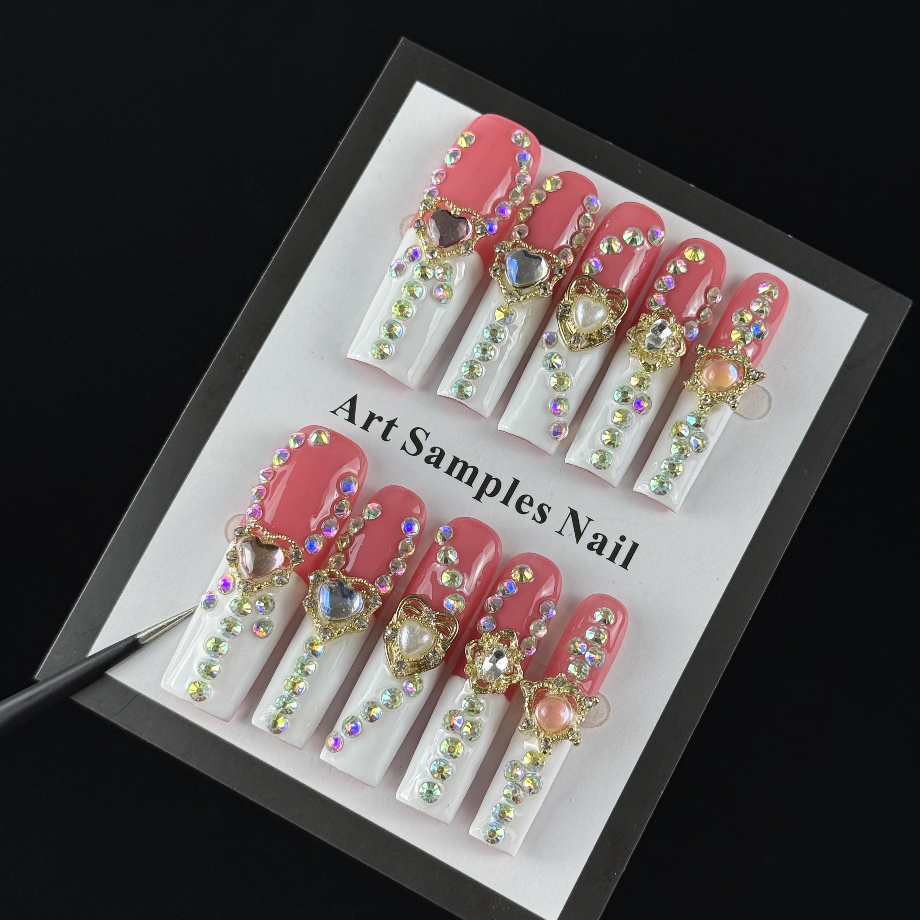 10 Stück hochwertige, luxuriöse, handbemalte, dreidimensionale Herz-Nägel im Retro-Stil, mit funkelnden Diamanten besetzt, handgefertigte künstliche Nägel. – Detail 8